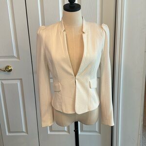 H&M ivory women’s puff sleeved blazer size 8